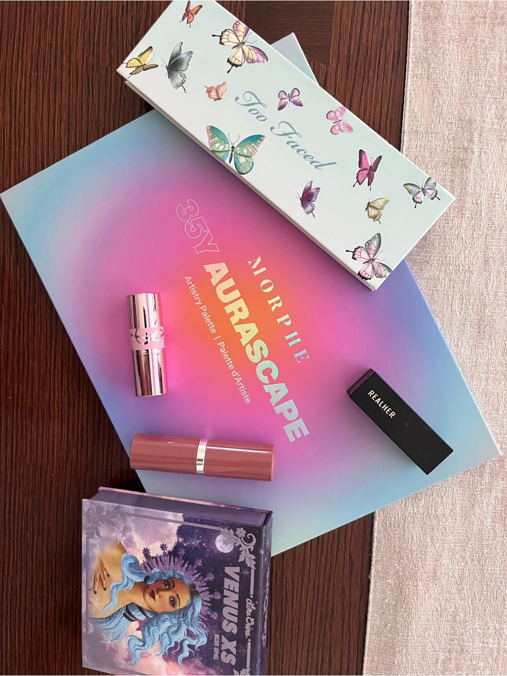 Eyeshadow & lipstick bundle